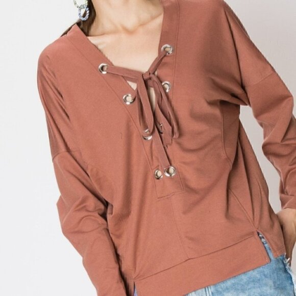 CASUAL TOP - Picture 2 of 3